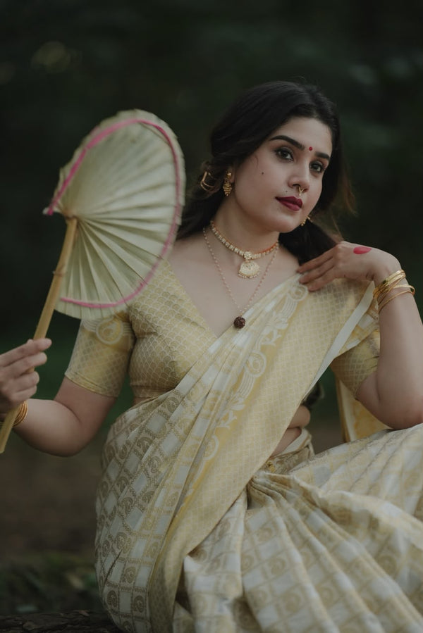 Premium Kerala cotton - Mango kasavu saree